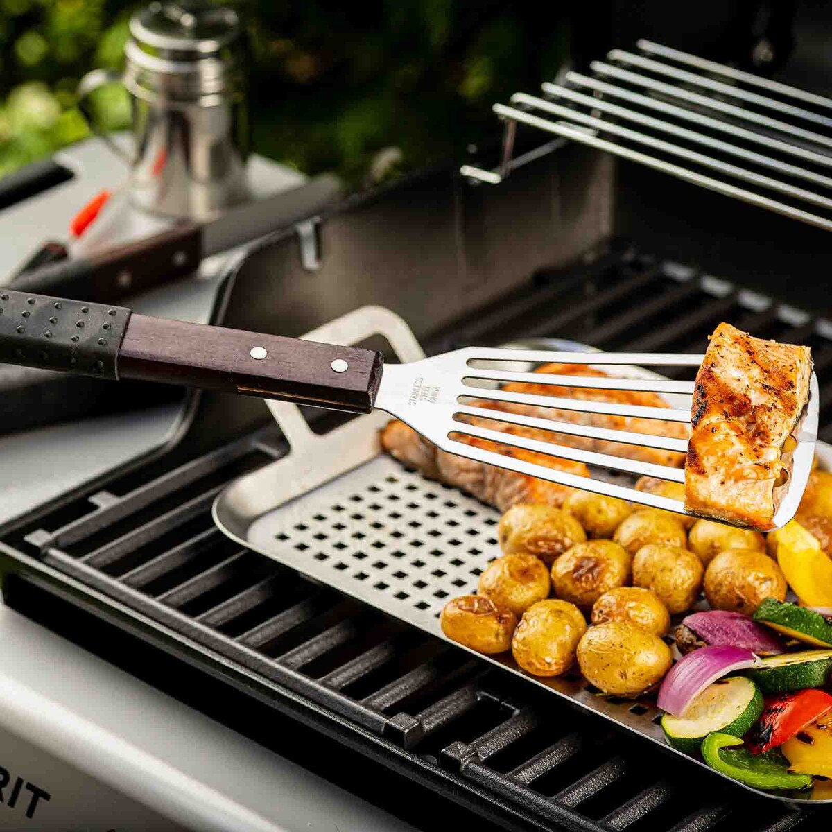 TableCraft Wooden Handle Grilling Fish Turner with Black Soft Grip
