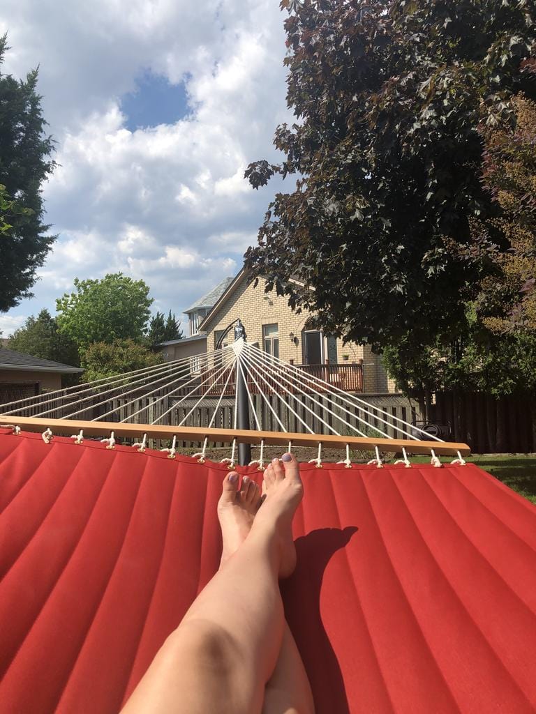 Olefin Double Quilted Hammock with Matching Pillow with 3-Beam Stand Hammock Universe Canada