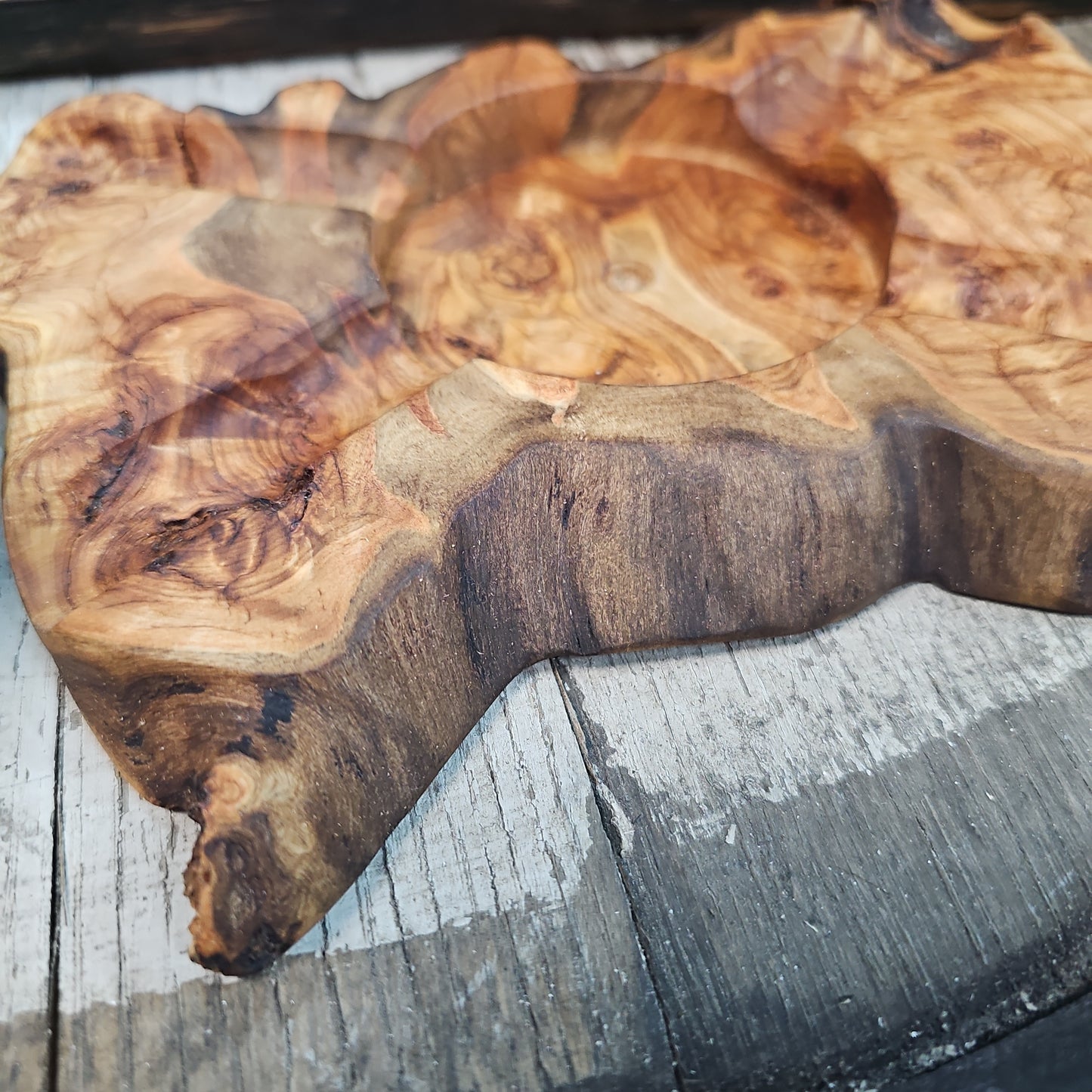 Live Edge Ash Tray 4 cigar holder by Rocky Top Designs