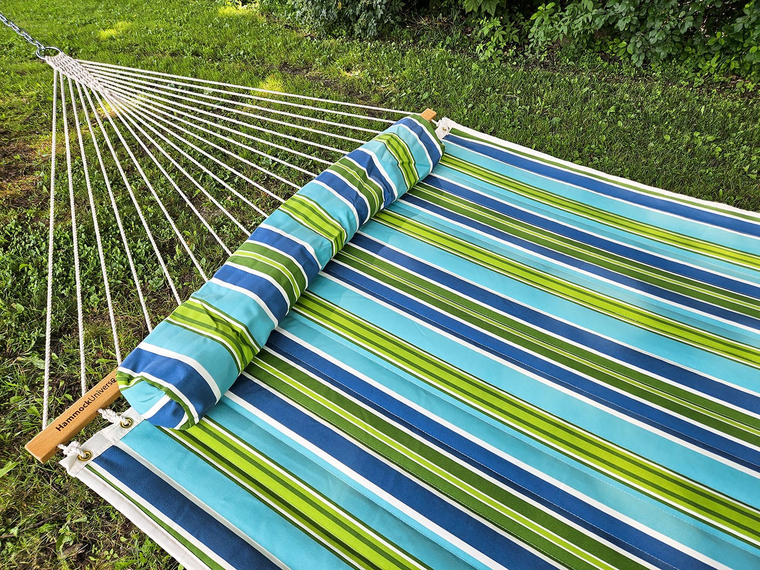 Deluxe Quilted Hammock with 3-Beam Stand Hammock Universe Canada