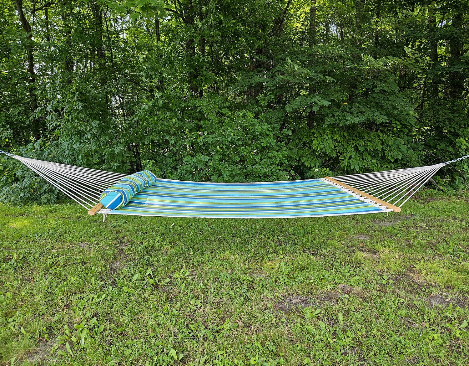 Deluxe Quilted Hammock with 3-Beam Stand Hammock Universe Canada