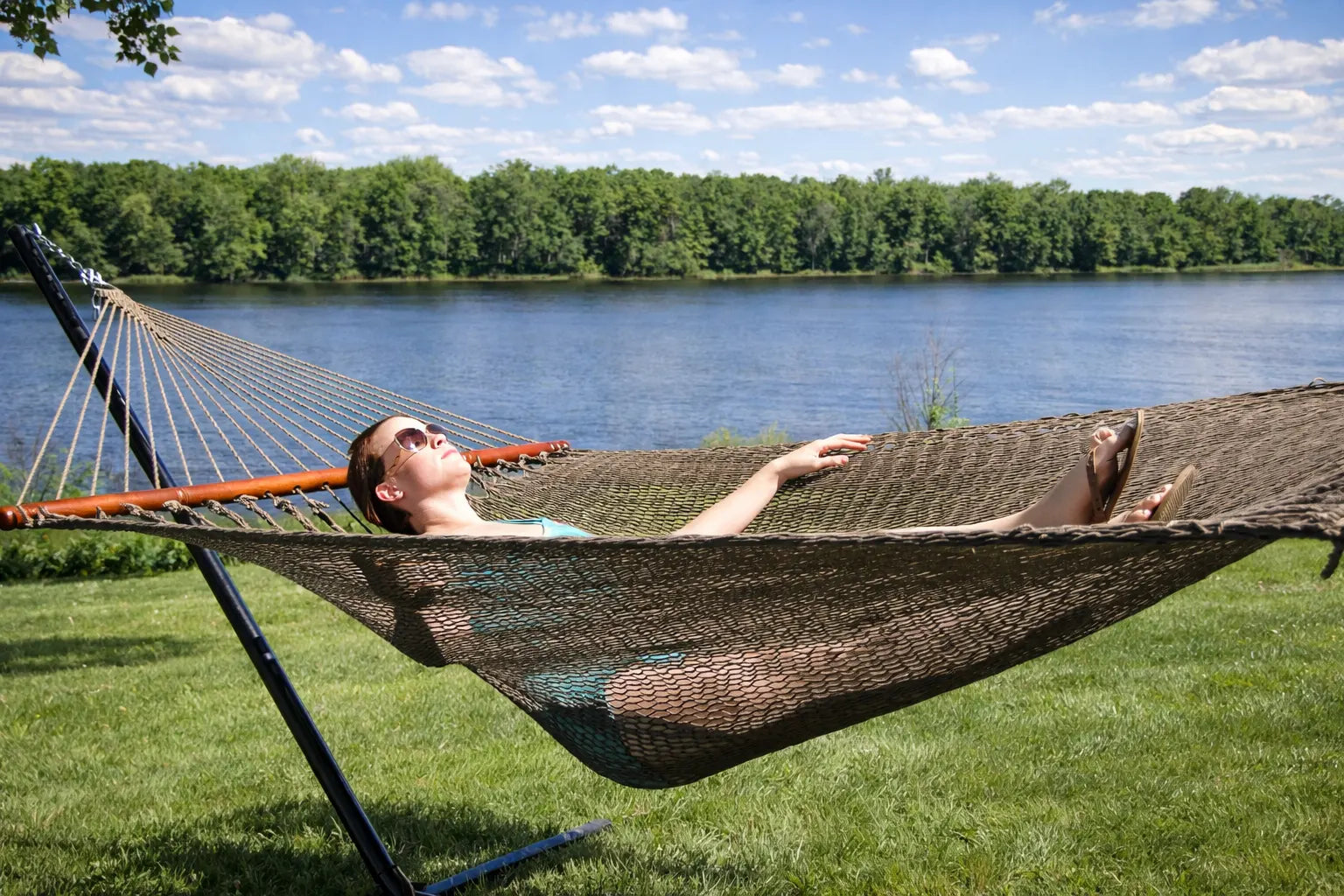Deluxe Polyester Rope Hammock with 3-Beam Stand Hammock Universe Canada
