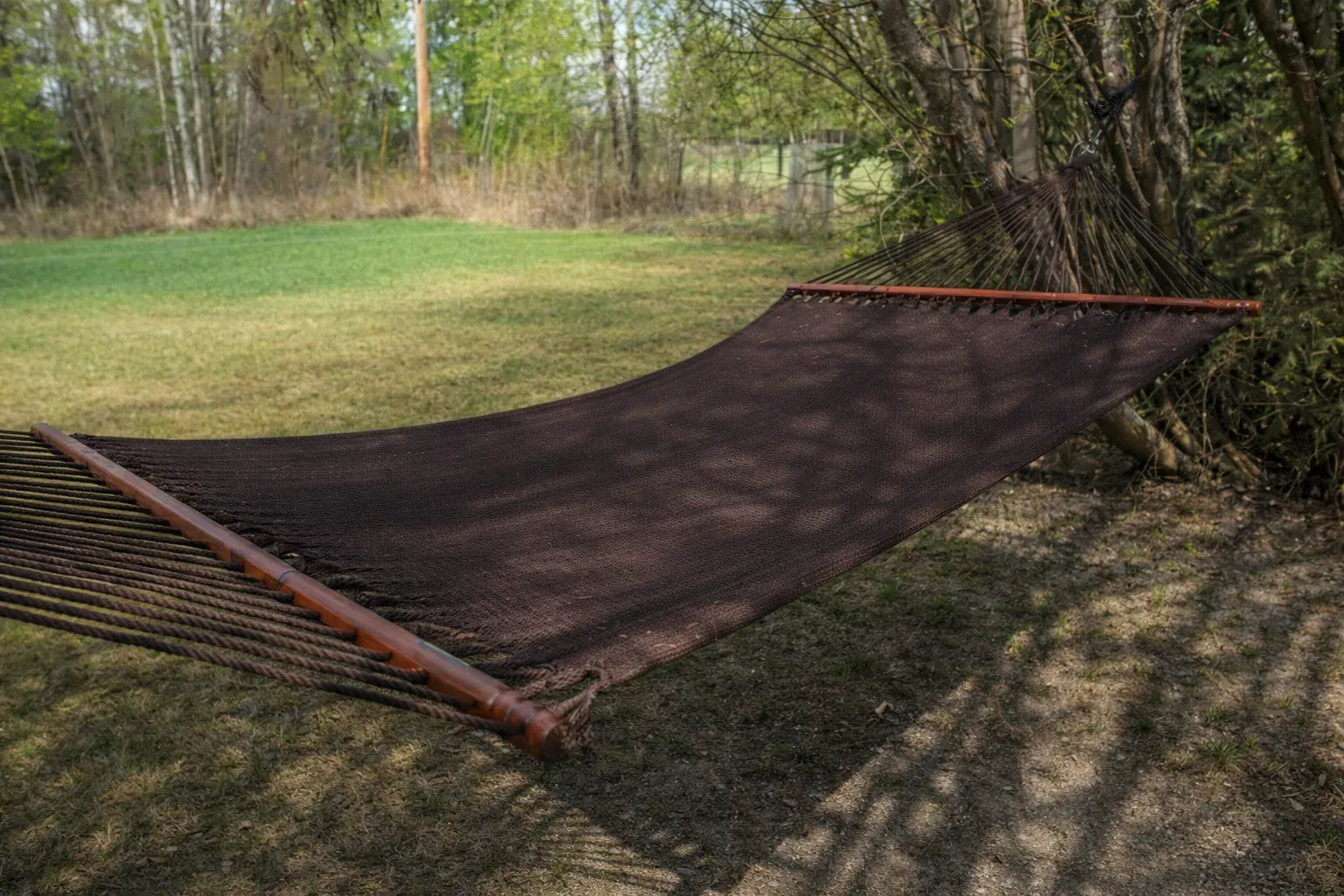 Polyester Rope Hammock - Soft-Woven Deluxe Hammock Universe Canada