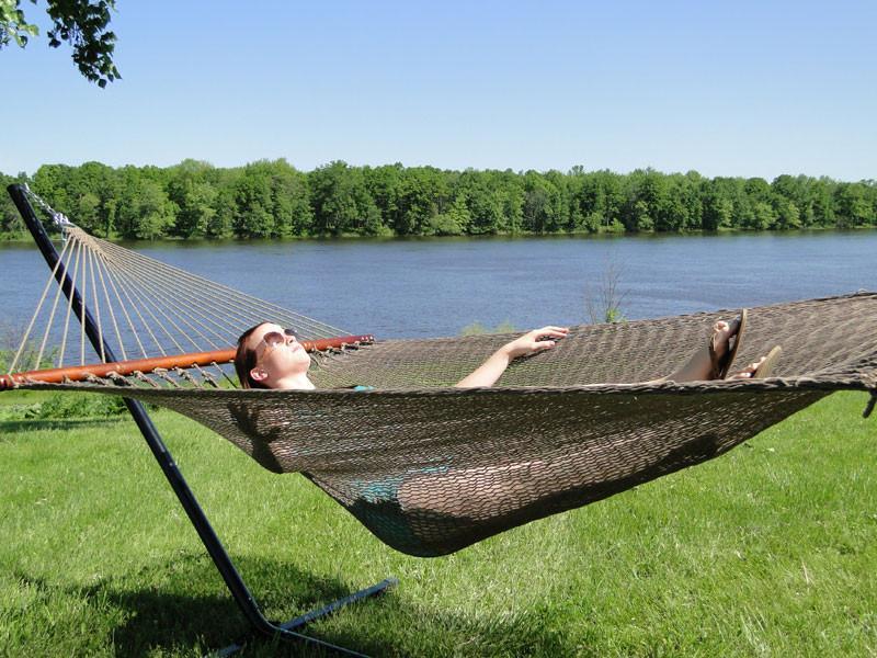 Polyester Rope Hammock - Soft-Woven Deluxe Hammock Universe Canada