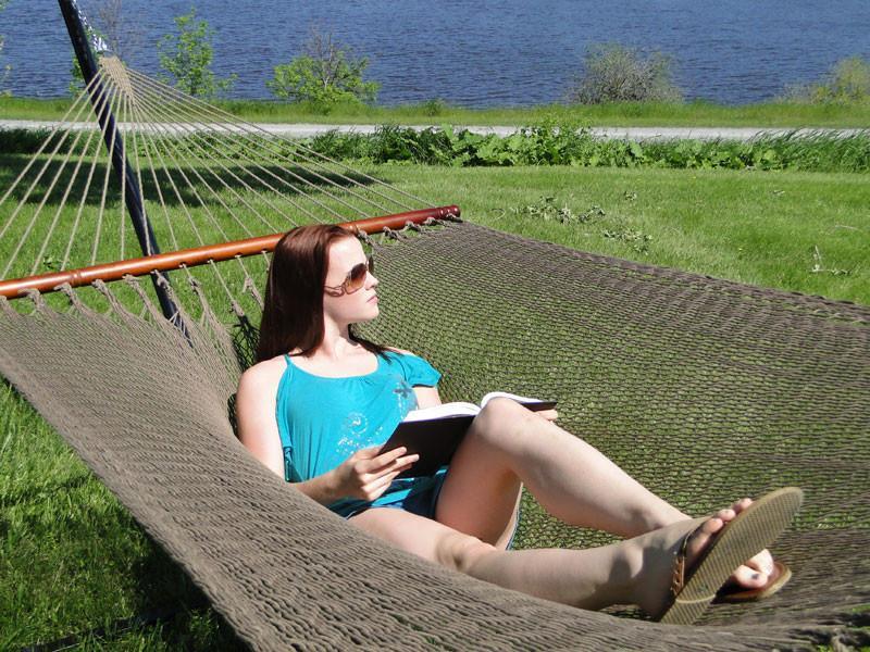 Polyester Rope Hammock - Soft-Woven Deluxe Hammock Universe Canada