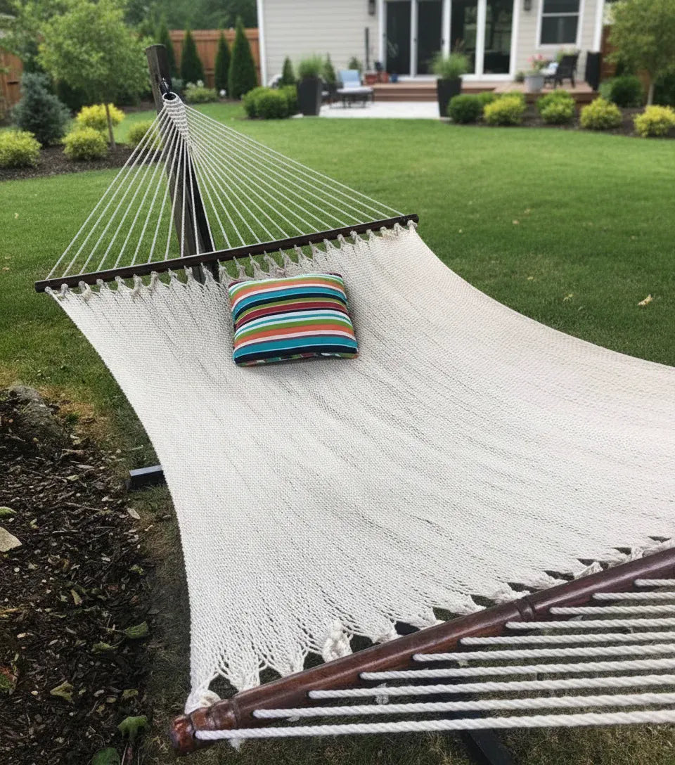 Polyester Rope Hammock - Soft-Woven Deluxe Hammock Universe Canada