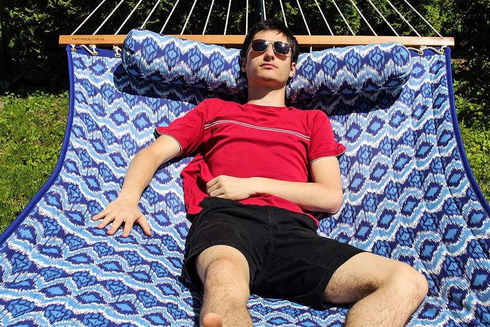 Deluxe Quilted Hammock with 3-Beam Stand Hammock Universe Canada